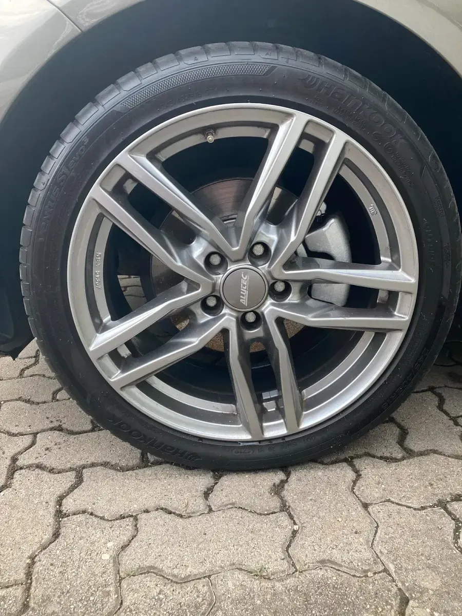 Gebraucht Mercedes E200 184 PS (135 kW) 2009 Silber Limousine