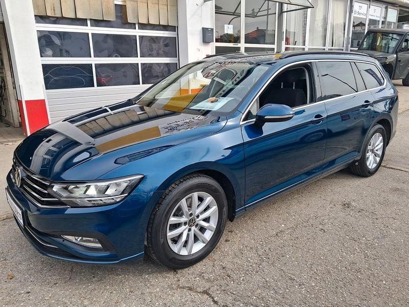 Gebraucht VW Passat Business 150 PS (110 kW) 2021 Blau Kombi
