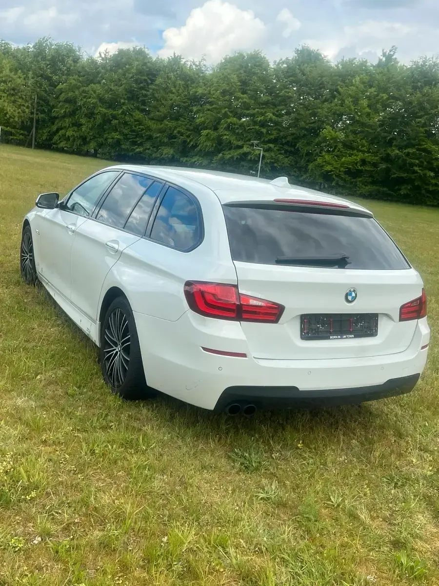Gebraucht BMW 520 258 PS (189 kW) 2012 Weiß Kombi