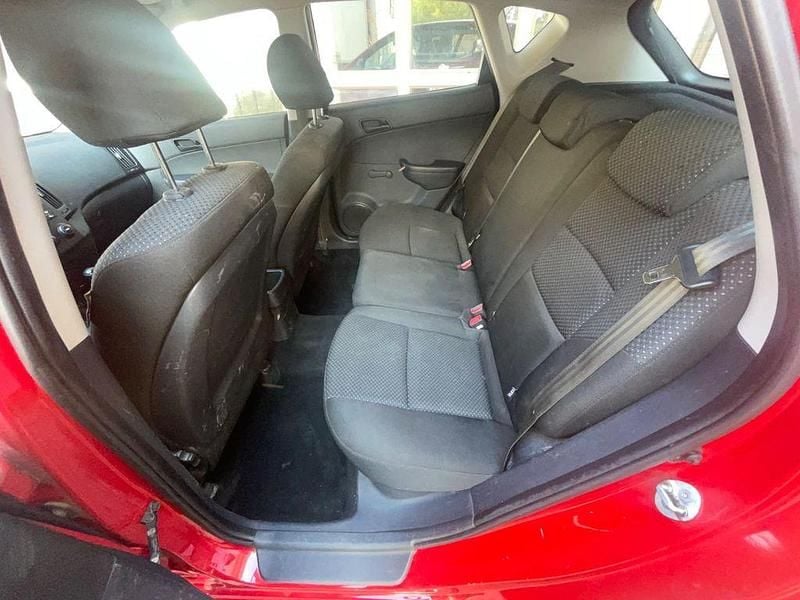 Gebraucht Hyundai i30 Classic 109 PS (80 kW) 2010 Rot Limousine