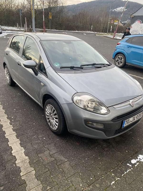 Gebraucht Fiat Punto 77 PS (56 kW) 2010 Grau Limousine