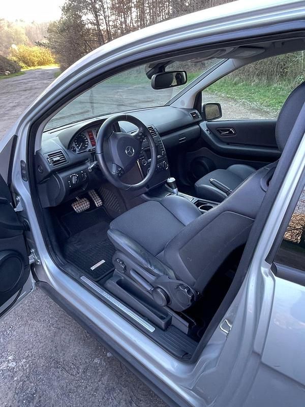 Gebraucht Mercedes A150 95 PS (69 kW) 2009 Silber Limousine