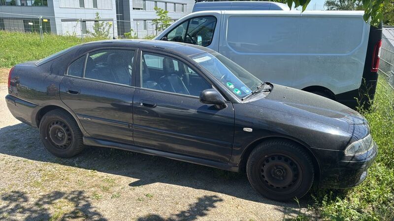 Schwarz Gebraucht 2003 Mitsubishi Carisma Motion Limousine | 350 € (Guter Preis) - Bild 1/4