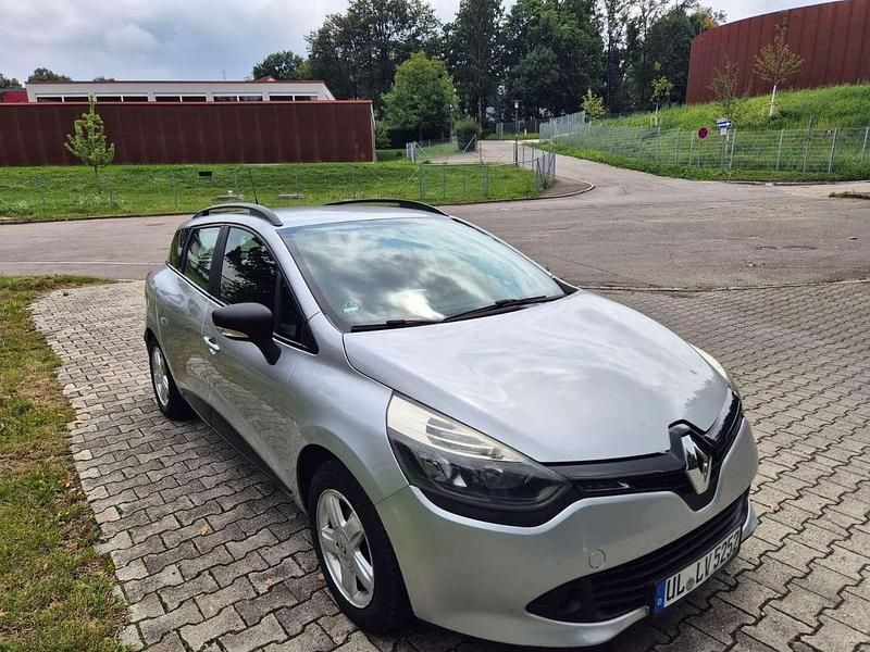 Silber Gebraucht 2015 Renault Clio GrandTour Kombi | 5.500 € - Bild 1/4