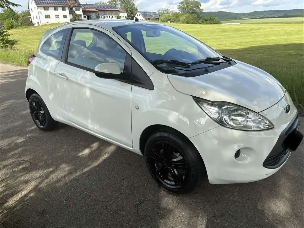 Gebraucht Ford Ka 69 PS (50 kW) 2015 Weiß Limousine