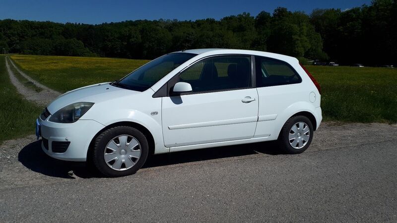 Weiß Gebraucht 2008 Ford Fiesta Kleinwagen | 648 € (Superpreis) - Bild 1/4