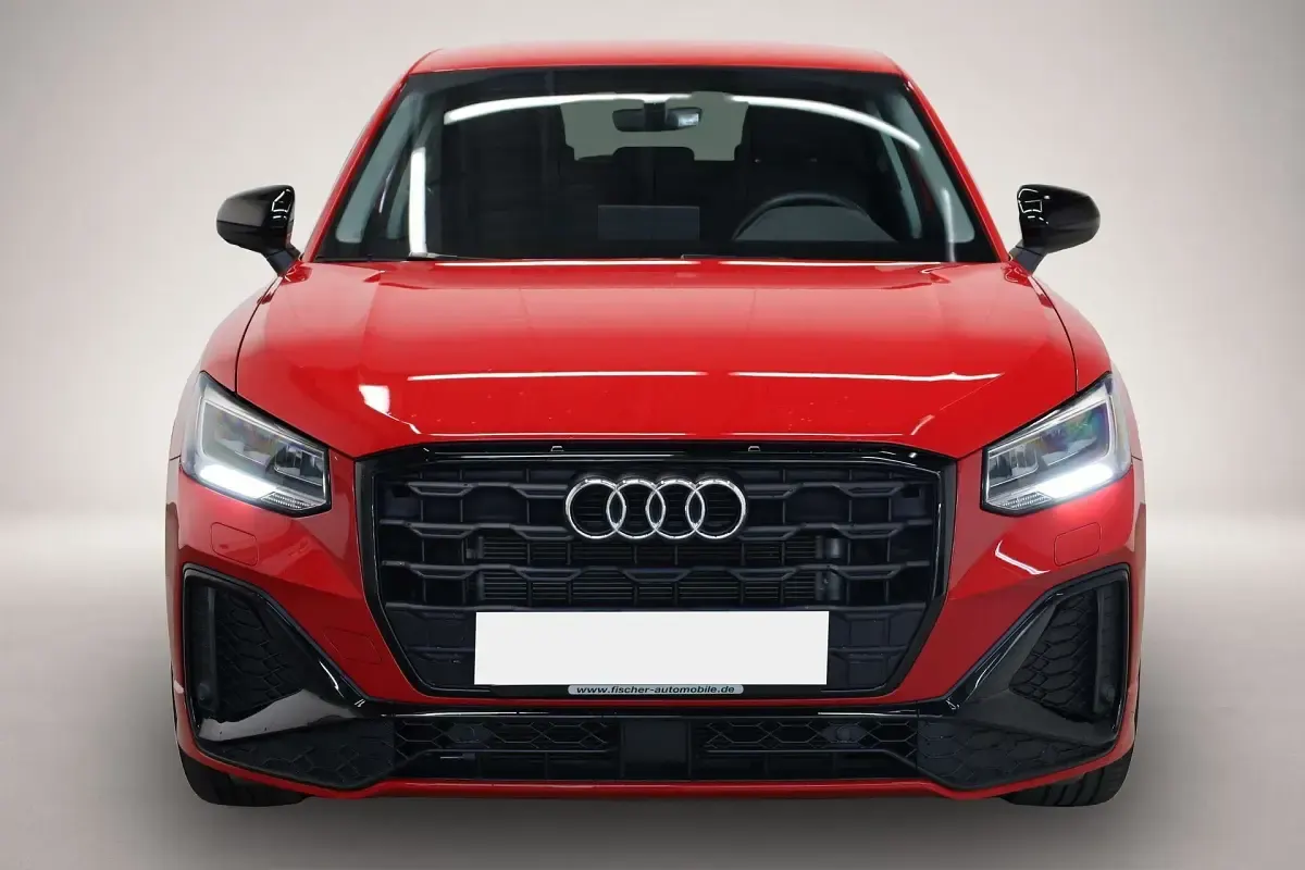 Gebraucht Audi Q2 S-Line 110 PS (80 kW) 2022 Tangorot metallic SUV