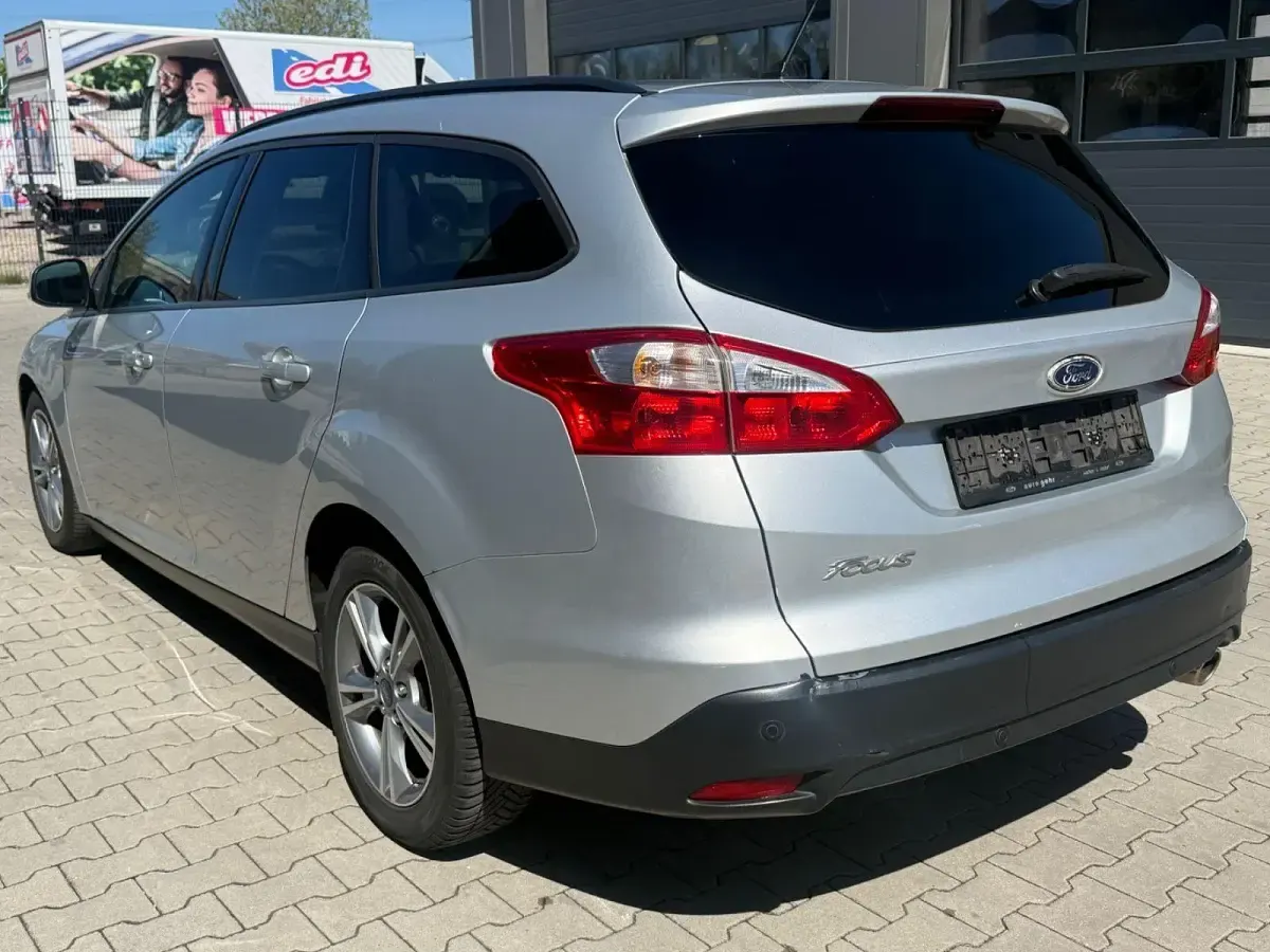 Gebraucht Ford Focus SYNC Edition 116 PS (85 kW) 2013 Silber Limousine