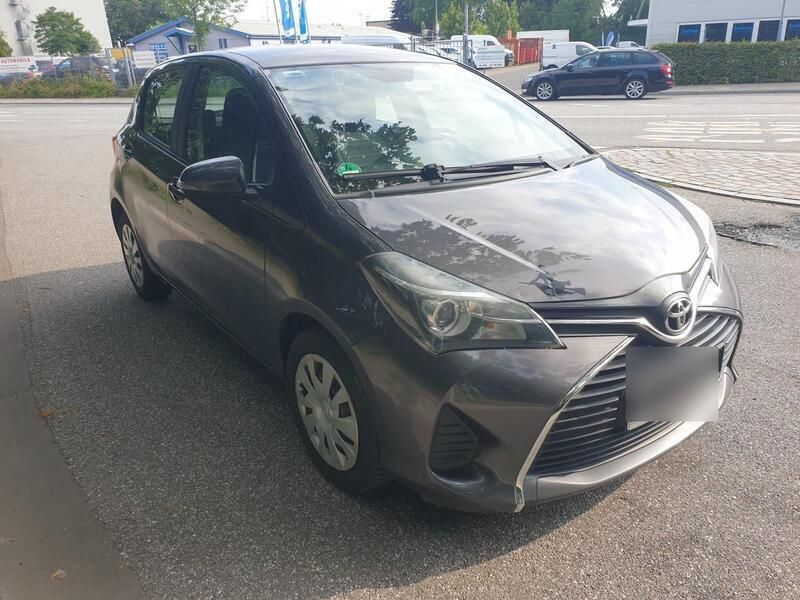 Grau Gebraucht 2016 Toyota Yaris Kleinwagen | 6.300 € (Fairer Preis) - Bild 1/4
