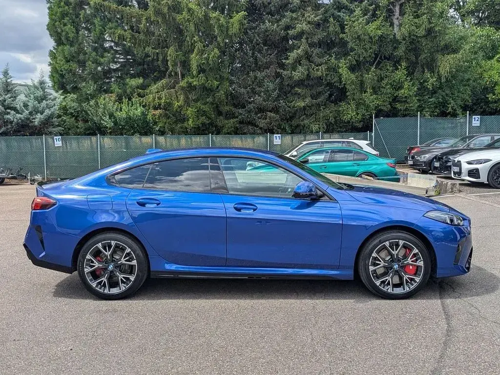Gebraucht BMW 220 M Sport 156 PS (114 kW) 2025 Portimao blau Coupé