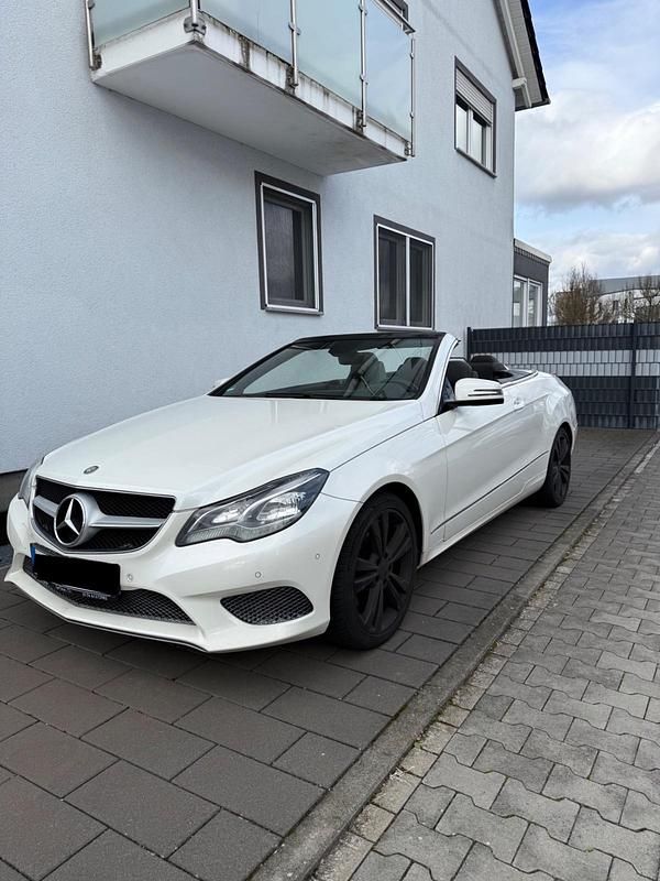Gebraucht Mercedes E220 170 PS (125 kW) 2014 Weiß Cabrio