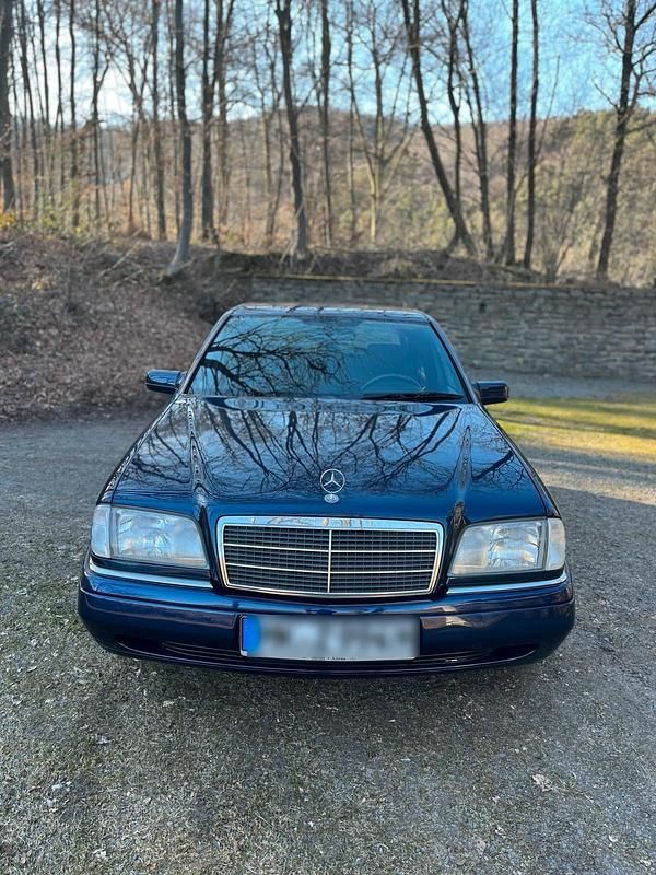Gebraucht Mercedes C180 Elegance 122 PS (89 kW) 1994 Blau Limousine