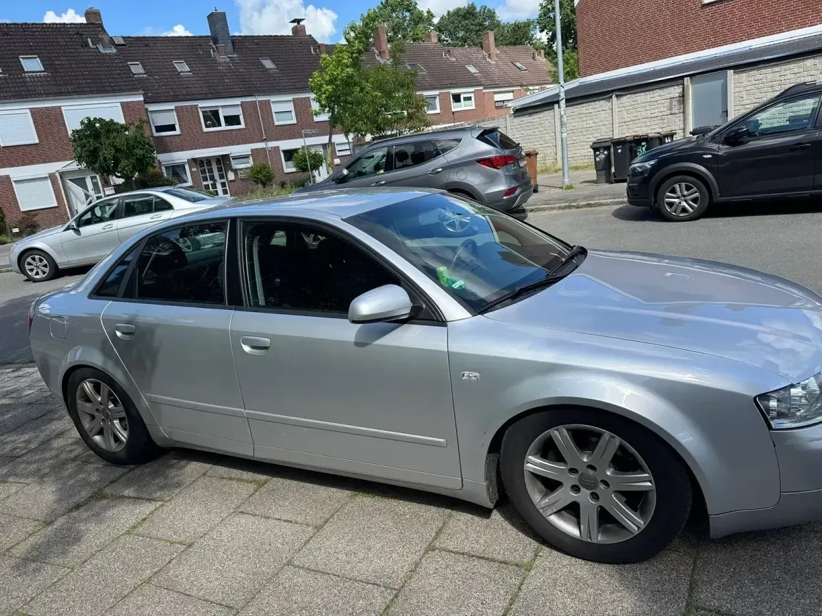Gebraucht Audi A4 102 PS (75 kW) 2004 Silber Limousine