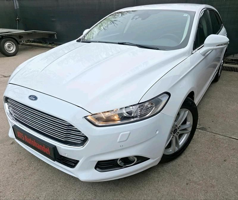 Gebraucht Ford Mondeo Titanium 160 PS (117 kW) 2015 Violet Kombi
