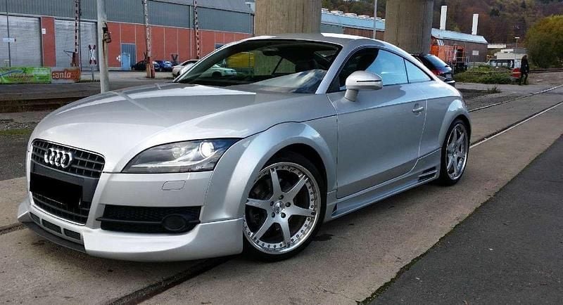 Silber Gebraucht 2010 Audi TT RS Coupé | 23.700 € - Bild 1/4