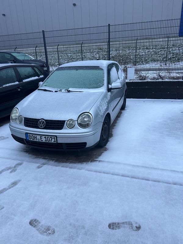 Silber Gebraucht 2002 VW Polo Kleinwagen | 380 € (Superpreis) - Bild 1/4