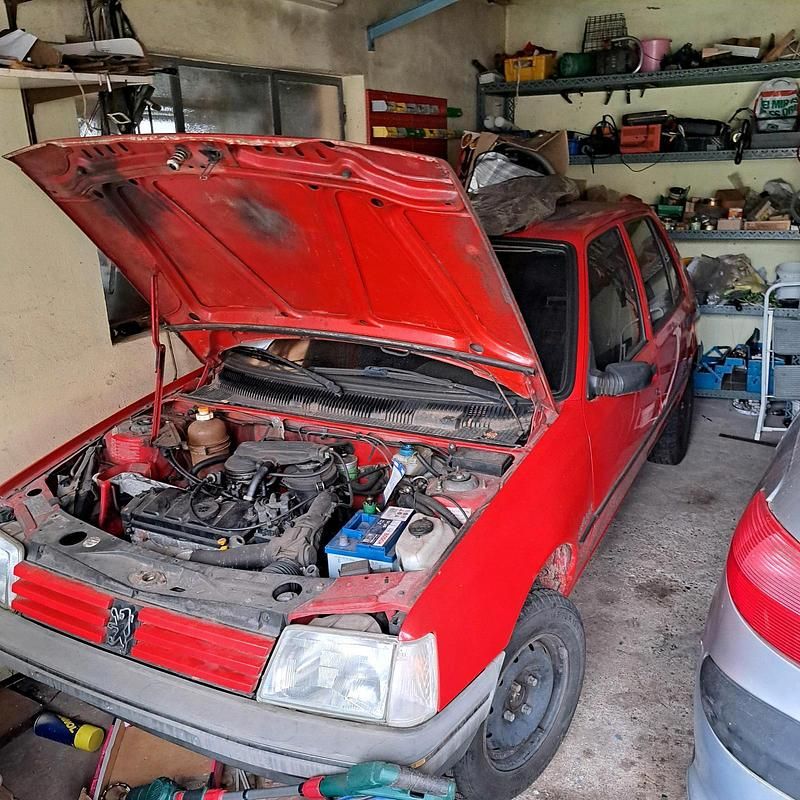 Gebraucht Peugeot 205 60 PS (44 kW) 1993 Rot Kleinwagen