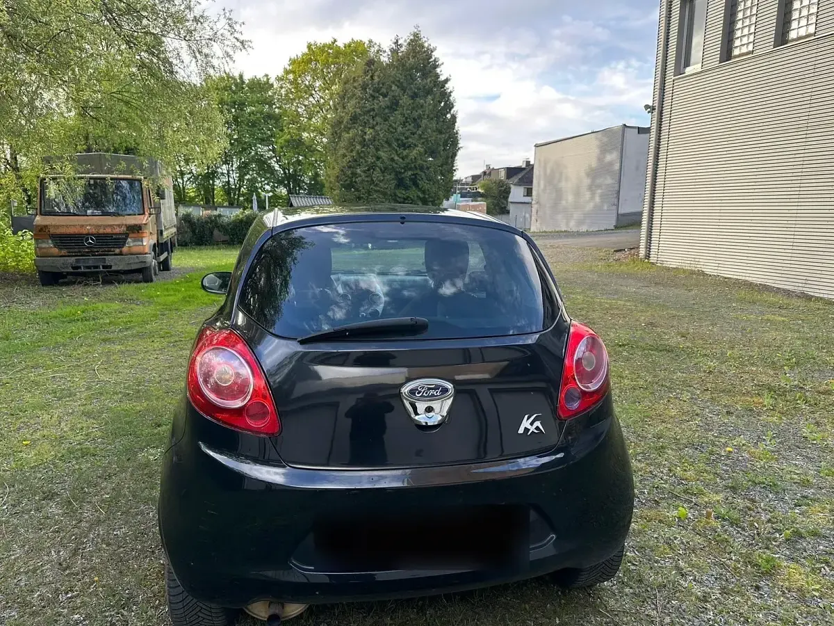 Second-hand Ford Ka 69 CP (50 kW) 2010 Negru Hatchback