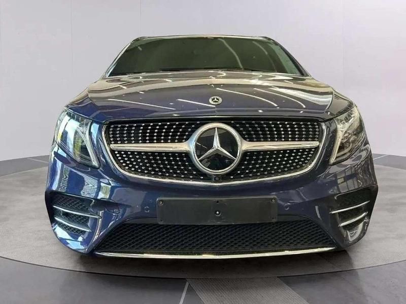 Sodalithblau Gebraucht 2023 Mercedes 300 Edition Kombi | 66.600 € (Guter Preis) - Bild 1/4