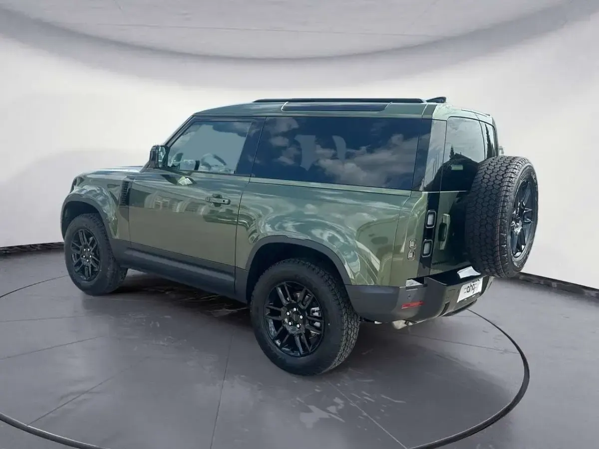 Neu Land Rover Defender S 200 PS (147 kW) 2026 Grün SUV