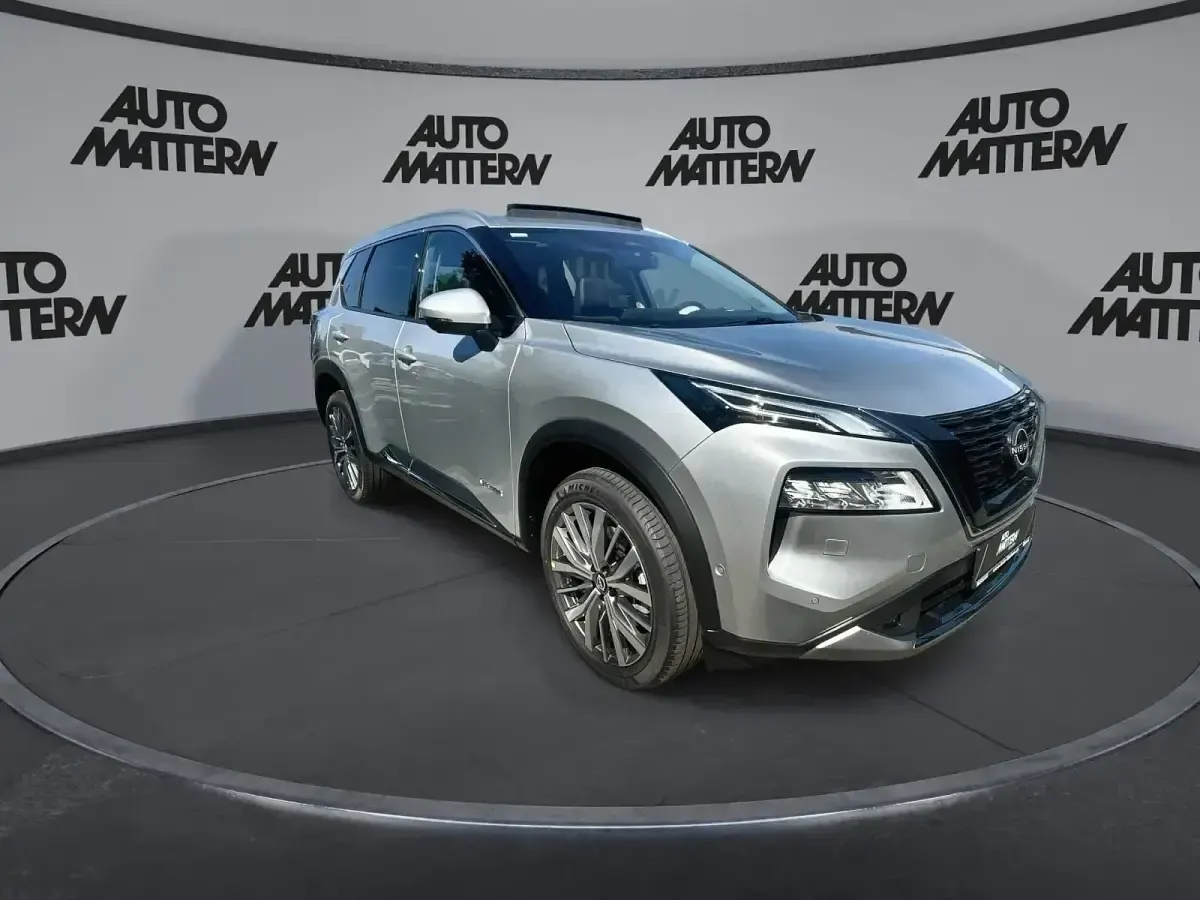 Neu Nissan X-Trail Tekna+ 213 PS (156 kW) 2026 Silber SUV