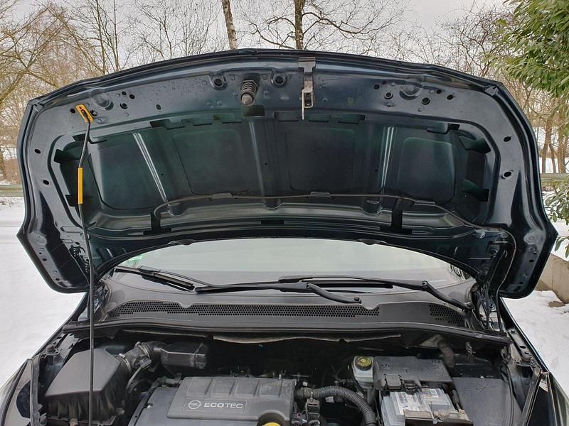 Gebraucht Opel Corsa 90 PS (66 kW) 2016 Grün Kleinwagen