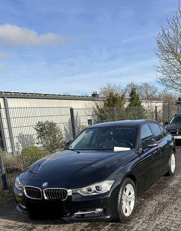 Gebraucht BMW 320 184 PS (135 kW) 2012 Limousine