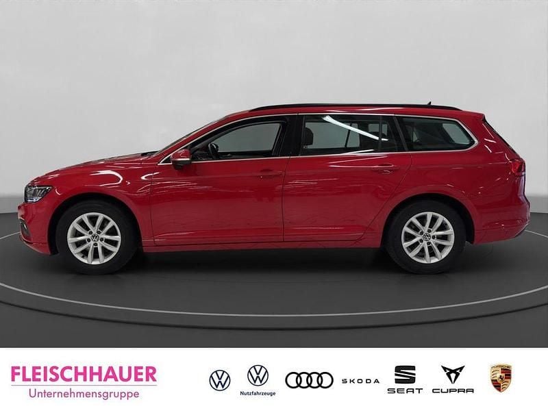 Gebraucht VW Passat Business 150 PS (110 kW) 2022 Rot Kombi