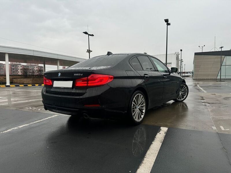 Gebraucht BMW 520 Sport Line 190 PS (139 kW) 2019 Schwarz Limousine
