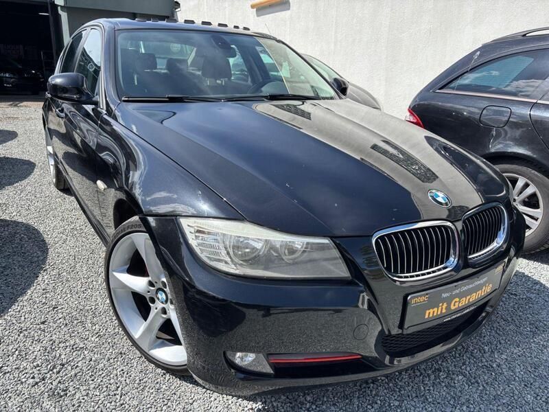 Gebraucht BMW 318 Comfort Edition 143 PS (105 kW) 2011 Schwarz Limousine