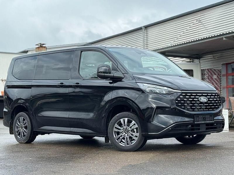 Gebraucht Ford Tourneo Titanium 150 PS (110 kW) 2025 Schwarz Van / Kleinbus