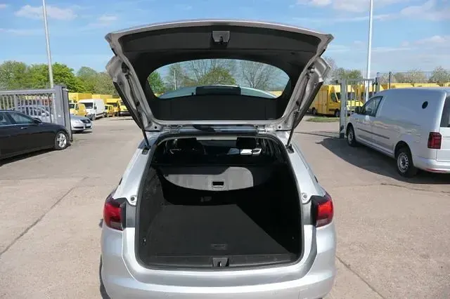 Gebraucht Opel Astra Edition 122 PS (89 kW) 2020 Silber Kombi