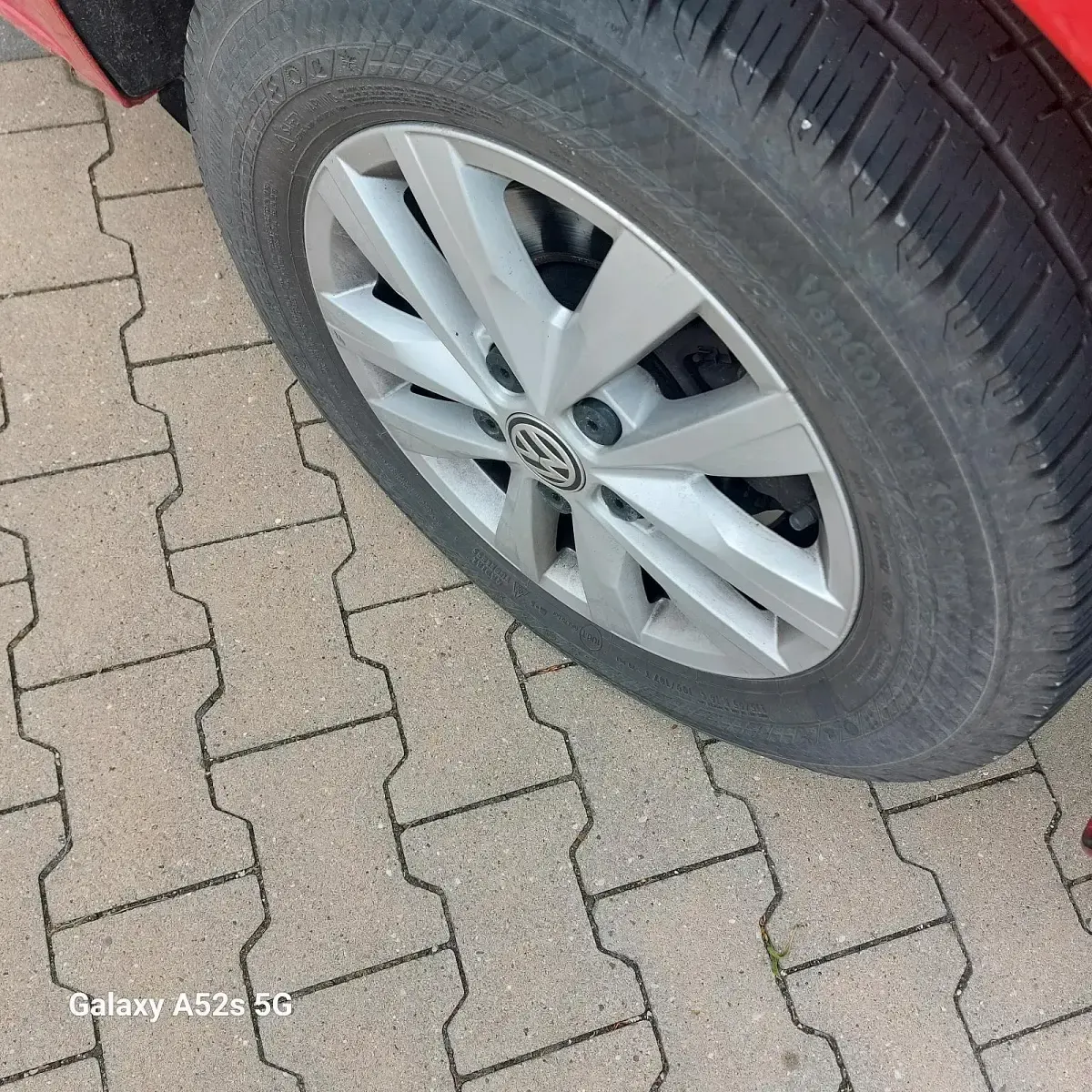 Gebraucht VW Multivan Family 150 PS (110 kW) 2020 Rot Van / Kleinbus