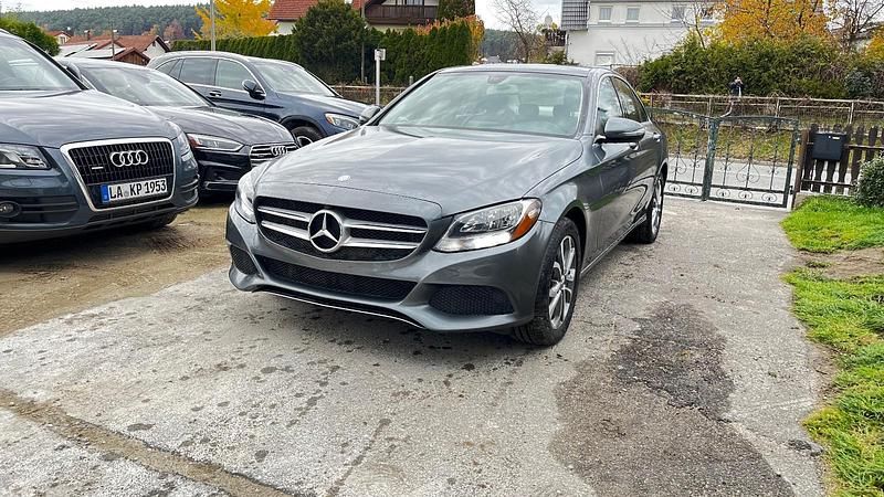 Silber Gebraucht 2017 Mercedes C300 Limousine | 23.000 € (Guter Preis) - Bild 1/4