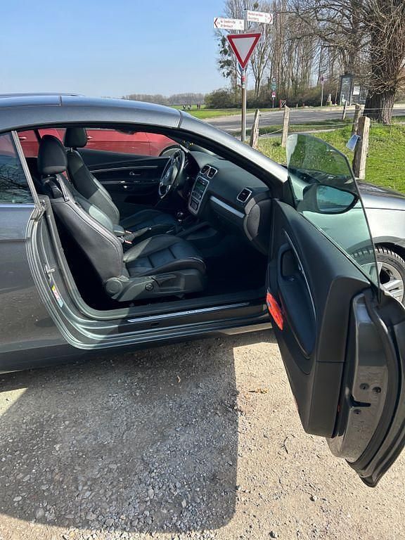 Gebraucht VW Eos 122 PS (89 kW) 2011 Grau Cabrio