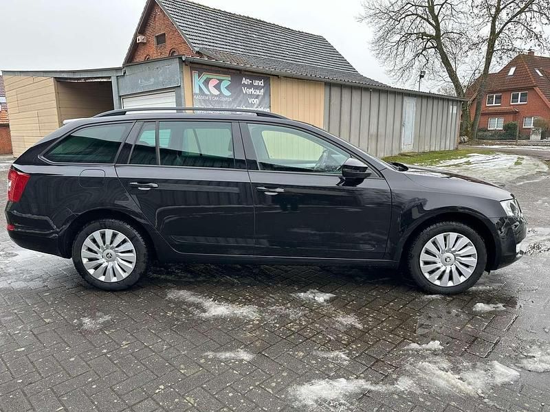Gebraucht Skoda Octavia Ambition 140 PS (102 kW) 2014 Schwarzmagic perleffekt Kleinwagen