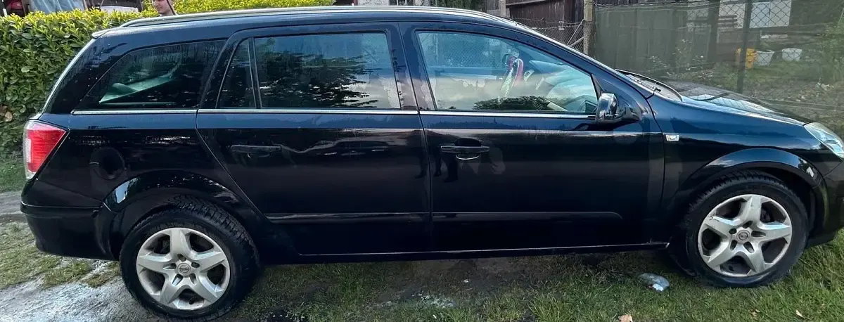 Używany Opel Astra 119 KM (87 kW) 2007 Czarny Kombi