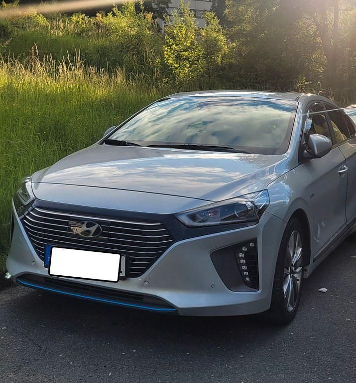 Silber Gebraucht 2019 Hyundai Ioniq Premium Kleinwagen | 18.500 € (Etwas zu teuer) - Bild 1/4