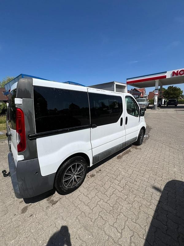 Gebraucht Opel Vivaro 105 PS (77 kW) 2011 Van / Kleinbus