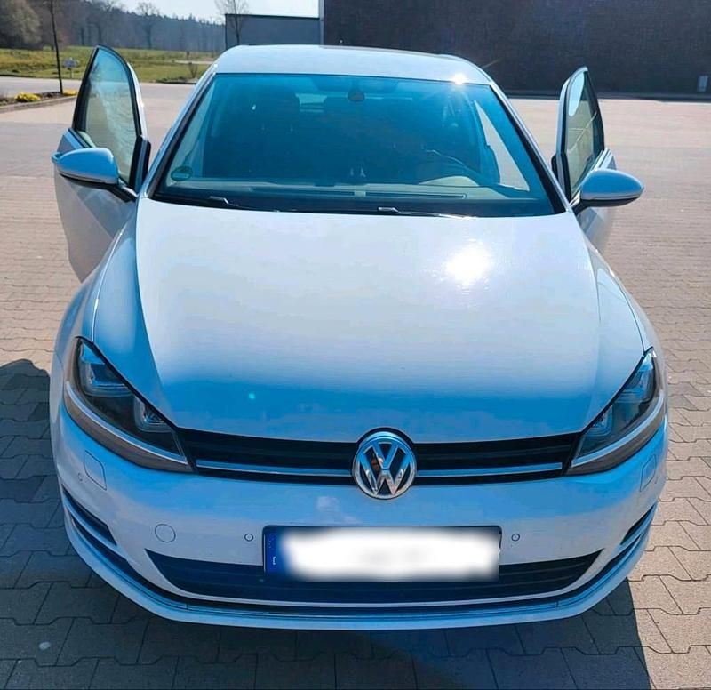 Gebraucht VW Golf VII 125 PS (91 kW) 2015 Weiß Limousine