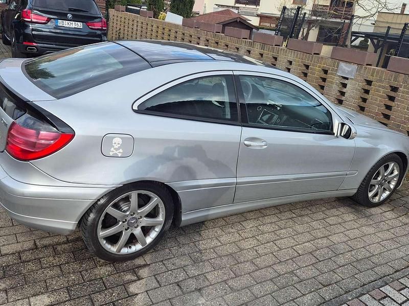 Gebraucht Mercedes 220 135 PS (99 kW) 2002 Coupé