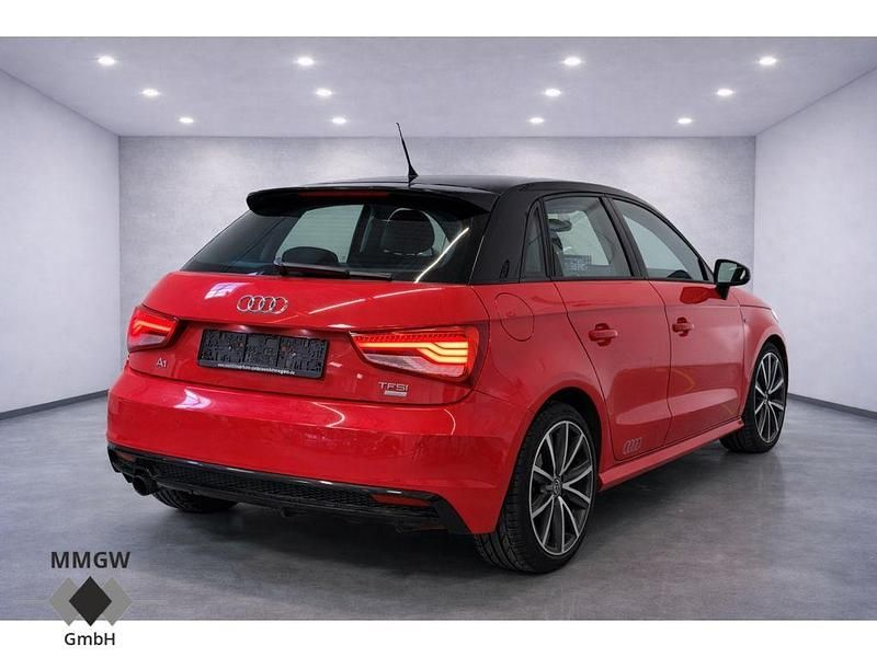 Gebraucht Audi A1 Sportback Basis 95 PS (69 kW) 2018 Rot Kleinwagen