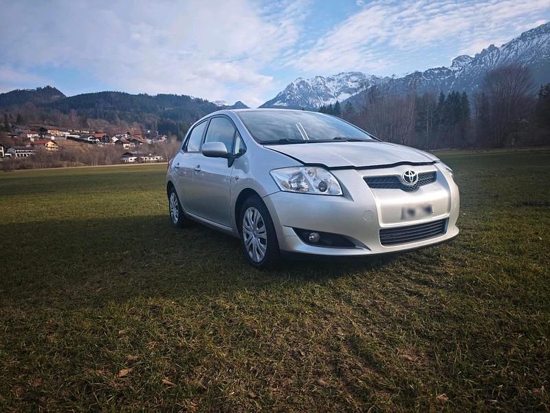 Gebraucht Toyota Auris 125 PS (91 kW) 2007 Silber Kleinwagen