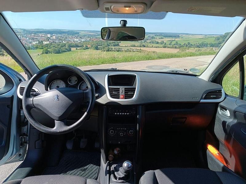 Gebraucht Peugeot 207 Filou 95 PS (69 kW) 2010 Blau Limousine