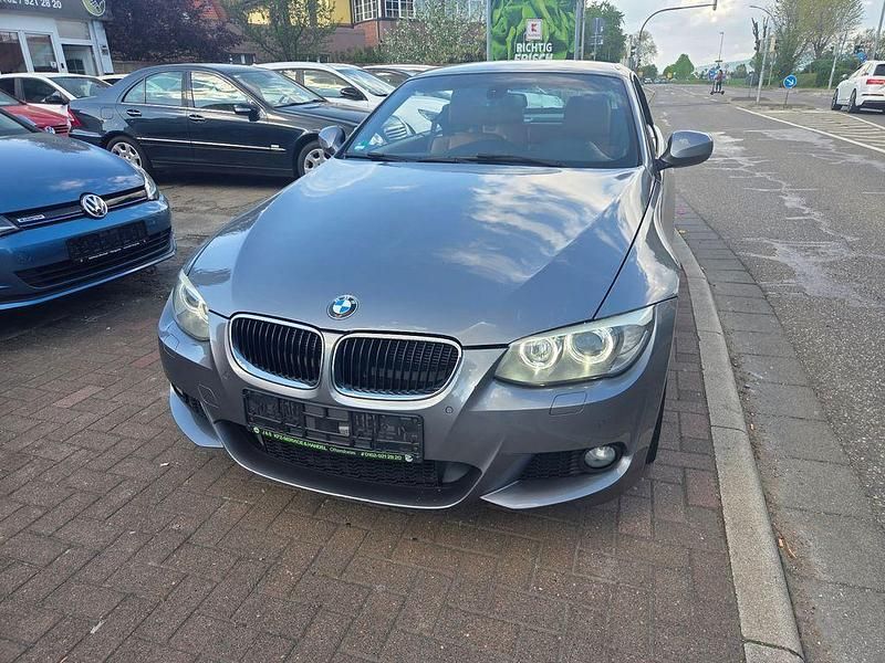 Gebraucht BMW 318 Cabriolet 143 PS (105 kW) 2011 Grau Cabrio