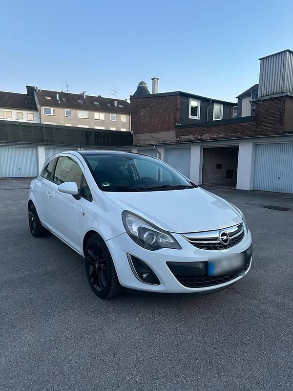 Gebraucht Opel Corsa 87 PS (63 kW) 2011 Weiß Kleinwagen
