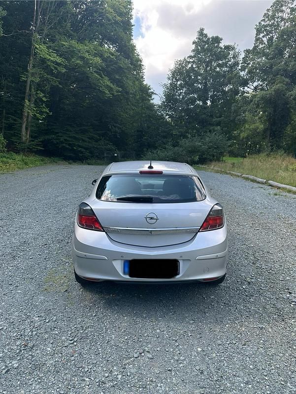 Gebraucht Opel Astra GTC 140 PS (102 kW) 2007 Silber Coupé
