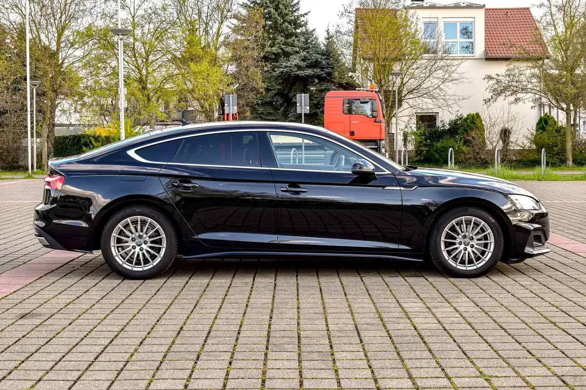 Gebraucht Audi A5 Sportback 150 PS (110 kW) 2020 Schwarz Kleinwagen