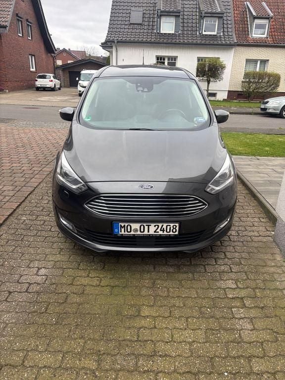 Grau Gebraucht 2016 Ford Grand C-Max Van / Kleinbus | 8.500 € (Guter Preis) - Bild 1/4