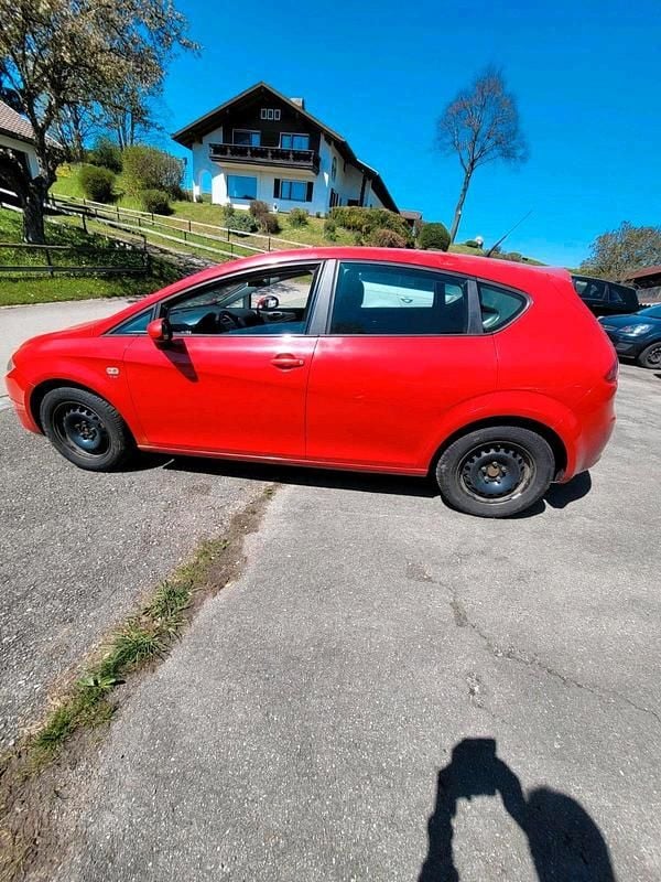Second-hand Seat Leon 125 CP (91 kW) 2009 Roșu Hatchback